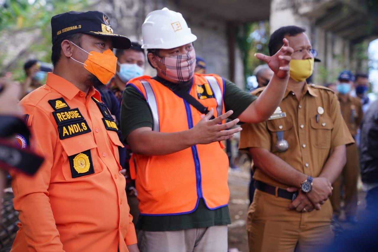 Wagub Sulsel Pantau Pengerjaan Jembatan Pacongkang Soppeng