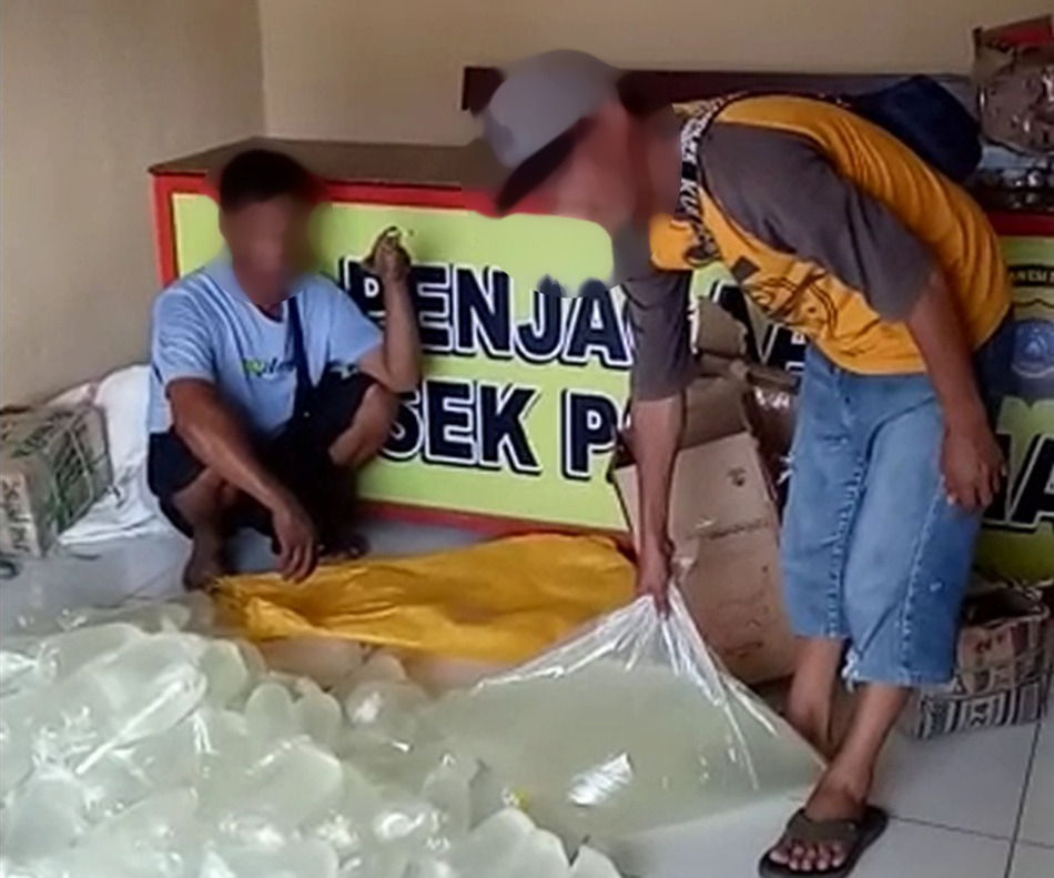 Kedapatan Angkut Barang Terlarang, Warga Luwuk Utara Ini Digelandang ke Kantor Polisi