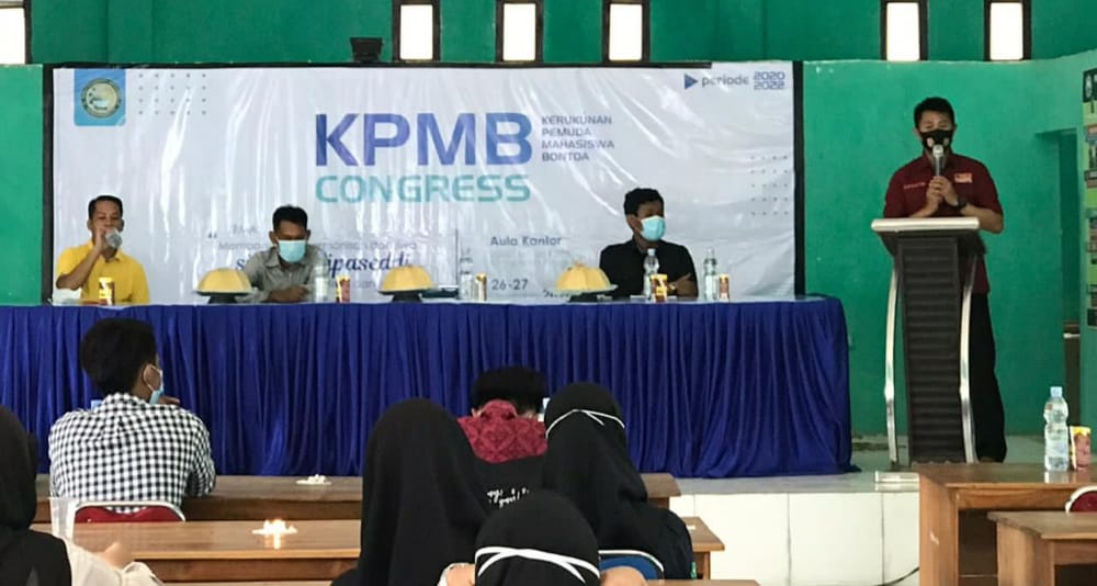 Tetap Terapkan Prokes, Bhabinkamtibmas Hadiri Kongres Kerukunanan Pemuda Mahasiswa Bontoa