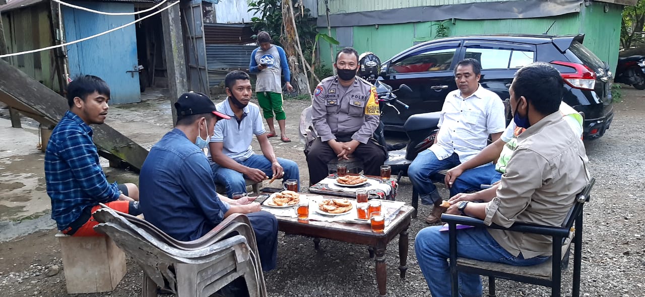 Kumpul Bareng Bersama Masyarakat, Bhabinkamtibmas Polsek Minasatene Sampaikan Pesan Kamtibmas