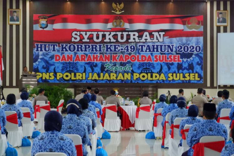 Sambut HUT KORPRI Ke-49 Tahun, Kapolda Bersama PNS Polda Sulsel Gelar Syukuran 