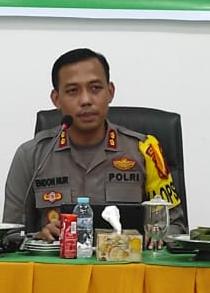 Didaulat Jadi Narasumber, Kapolres Pangkep Ajak Masyarakat Taat Hukum