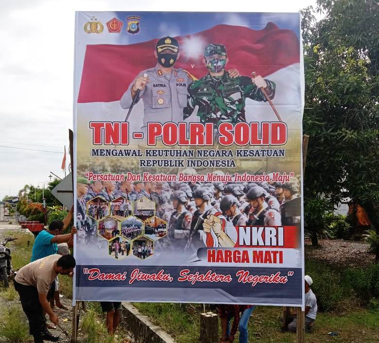 Lewat Spanduk Ini, TNI-POLRI di Banggai Wujudkan Sinergitas Keutuhan NKRI