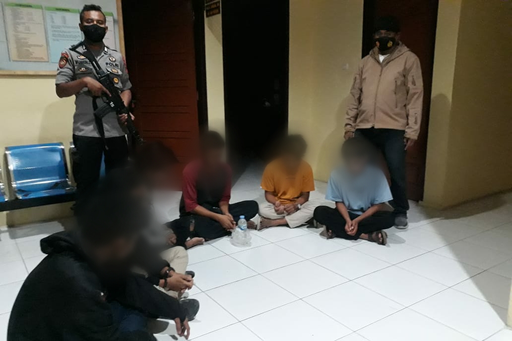 Gegara Ini, Enam Pemuda Nambo Bosaa Digelandang ke Mako Polsek Kintom