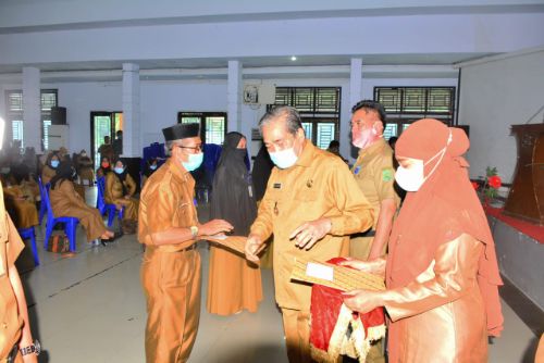 Lantik Kepala Sekolah, Dollah Mando Berpesan Majukan Pendidikan di Sidrap