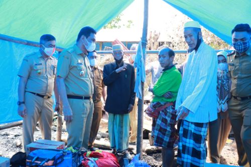 Kebakaran Kessie, Bupati Suardi Saleh Bantu Warga dengan Rumah Tumbuh