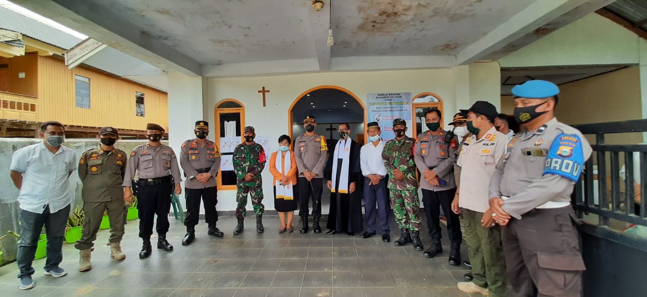 Jamin Keamanan Ibadah Paska, Kapolres Pangkep Pantau Pengamanan Gereja