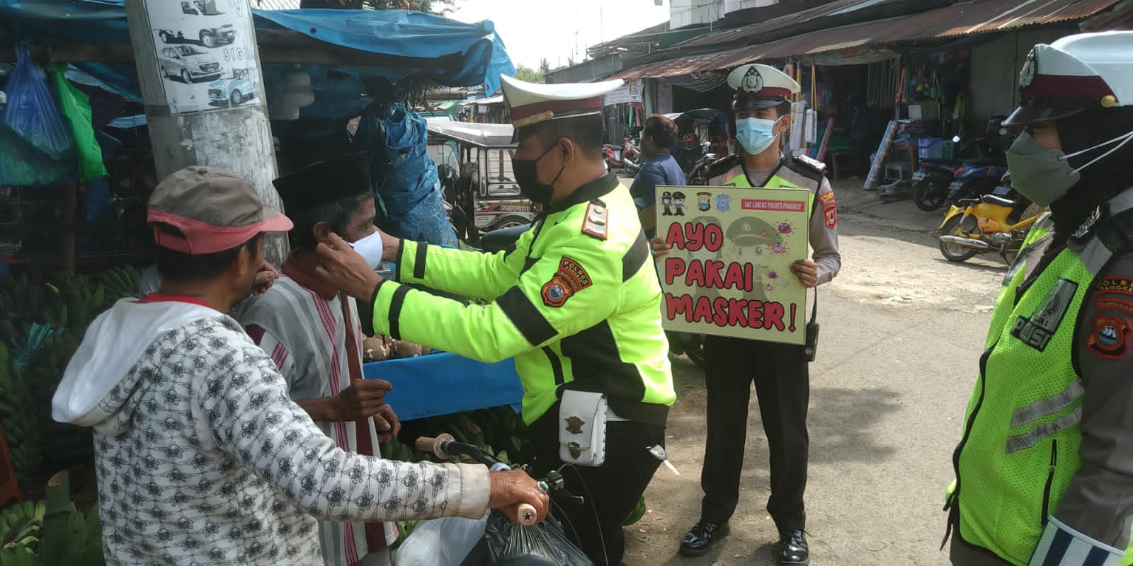 Cegah penyebaran covid-19, Polres Pangkep Himbau Masyarakat Terus Patuhi Prokes