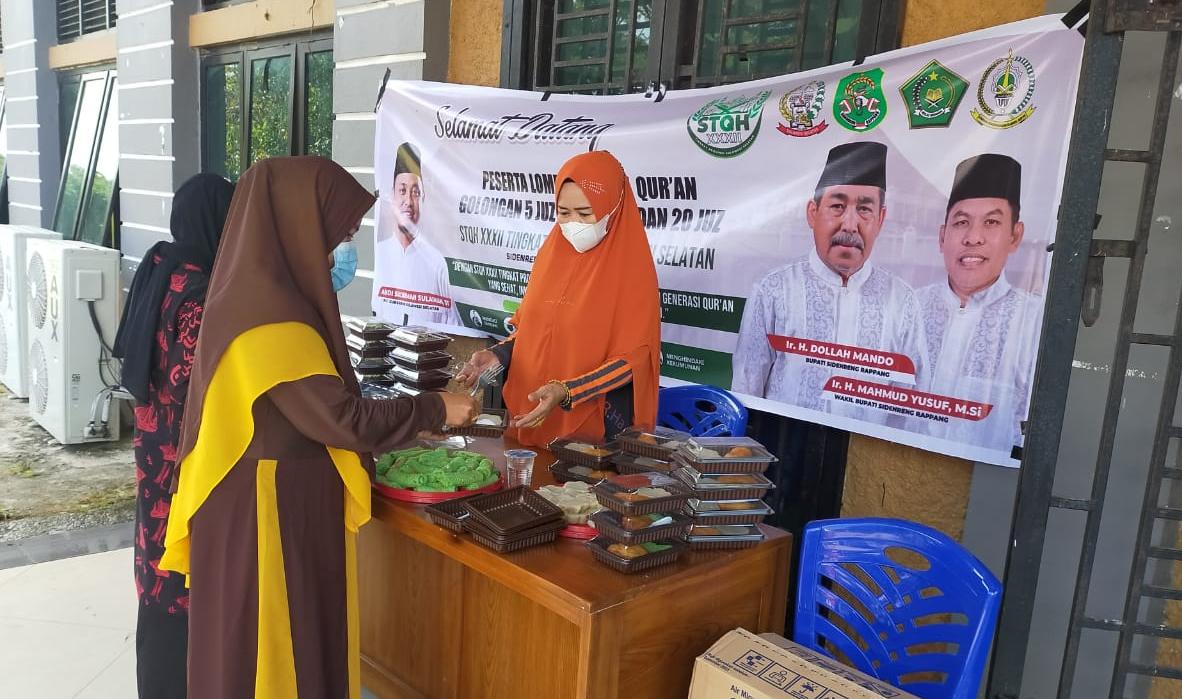 BKMT Sidrap Suguhkan Aneka Kue Tradisional ke Peserta STQH ke-32