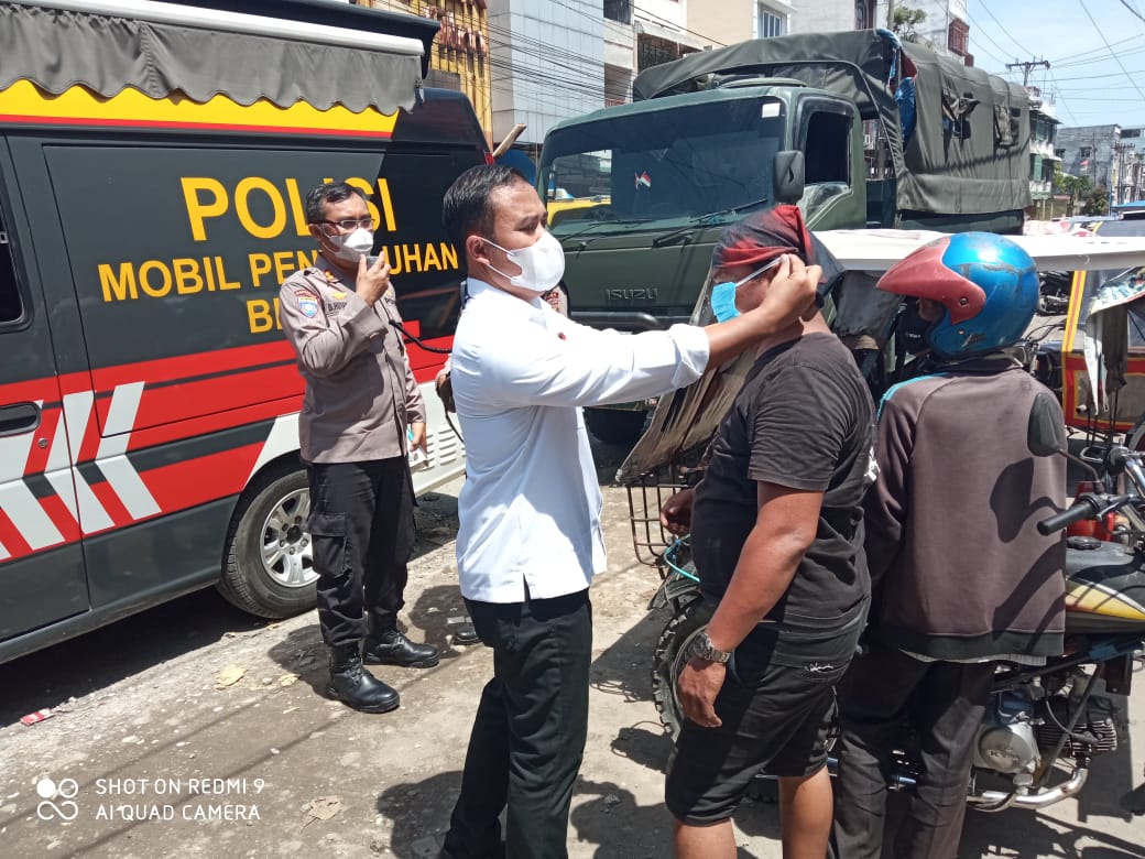 Bagikan 1000 Masker setiap Hari, Poldasu Masivkan Operasi Yustisi