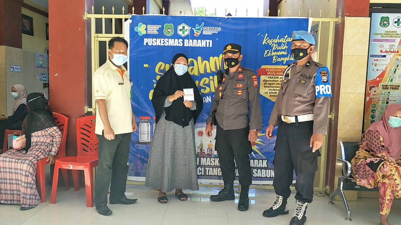 Di Polsek Baranti Sidrap, Ada 152 Warga Ikuti Program Vaksinasi Gratis Kapolri