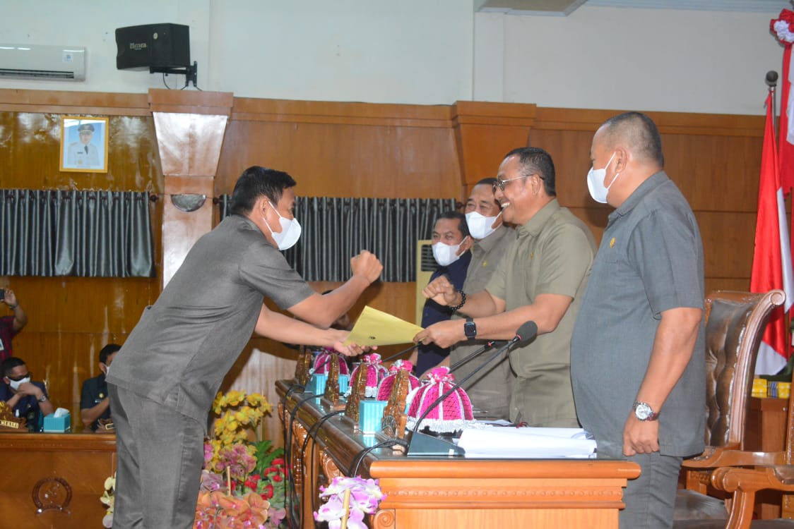 Rapat Paripurna Bahas Ranperda Berlanjut Di DPRD Sidrap