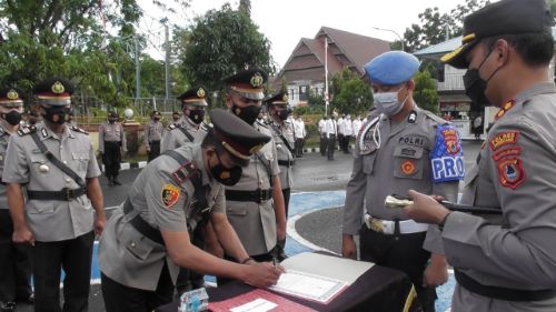 Sejumlah Pejabat Jajaran Kasat dan Kapolsek berganti di Polres Pangkep