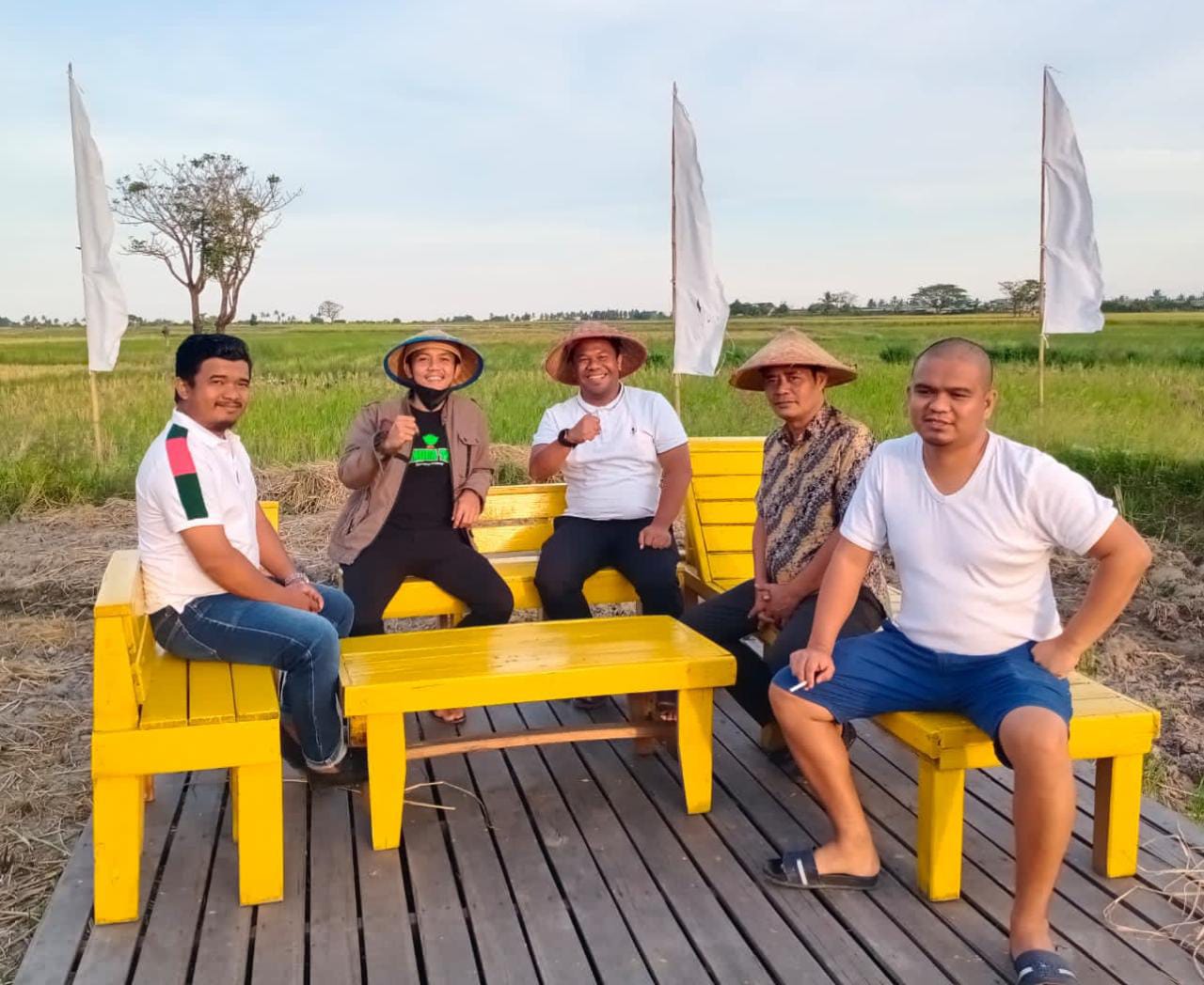 Di Tepi Sawah, Sekjend DPP Pemuda Tani HKTI Apresiasi Potensi Pertanian di Kabupaten Sidrap