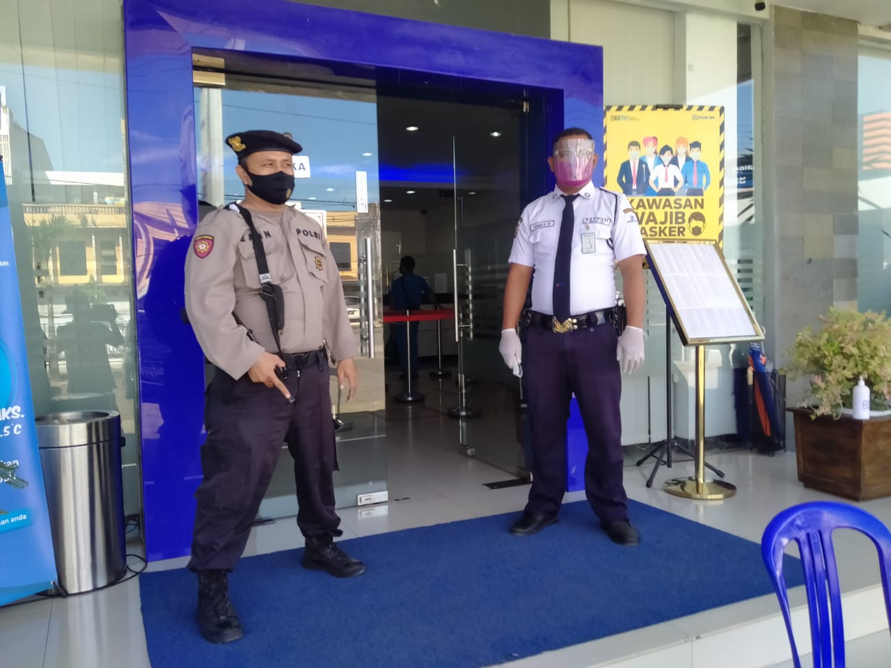 Pengamanan Bank BRI Cabang Pangkep Oleh Unit Pam Obvit Sat Samapta Polres Pangkep