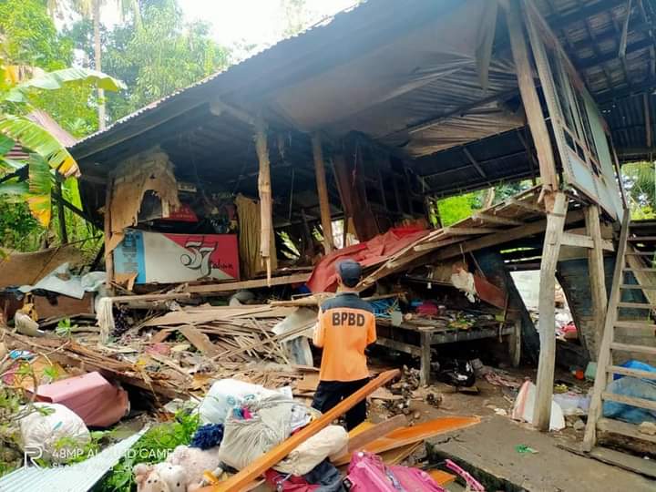 Hanya Sekejap, Amukan Angin Kencang Rusak Satu Rumah Warga di Bangkai Sidrap 