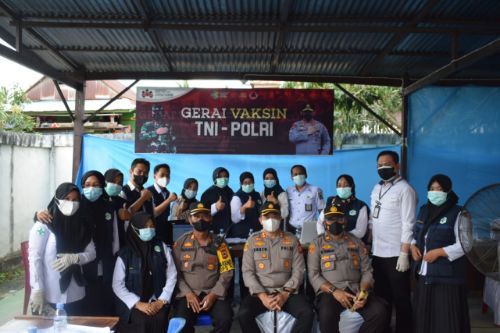 Gerai Vaksin TNI-Polri Mako Polsek Dua Pitu, Kapolres Ingtakan Warga Tetap Prokes Meski Sudah Divaksin