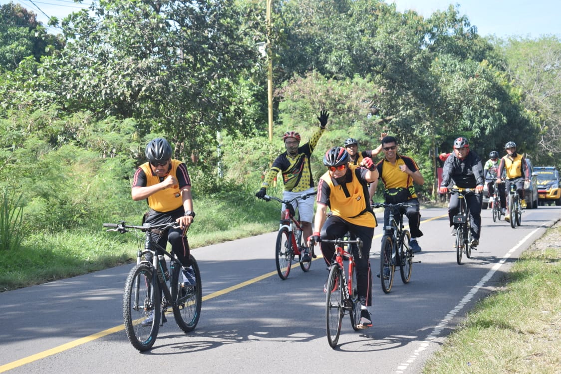 Sudah Tradisi Olahraga Jumat, Kapolres Sidrap Ajak Gowes Anggota Demi Jaga Imun Tubuh