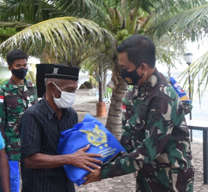 TNI AU Peduli, Santuni Tali Asih Dhuafa Terdampak Covid-19