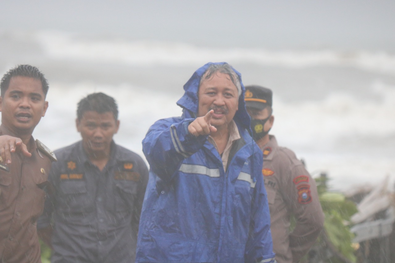 Pantau Banjir, Bupati Pinrang Pintah Warga Tingkatkan Kewaspadaan Ditengah Cuaca Ekstrim