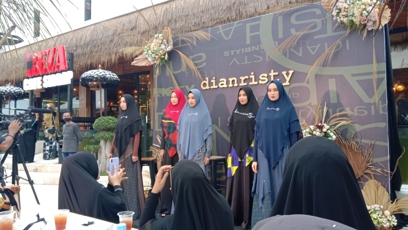 Customer Tertinggi di Sulsel, Brand Dian Risty Pilih Sidrap Kenalkan 5 Desain Terbaru