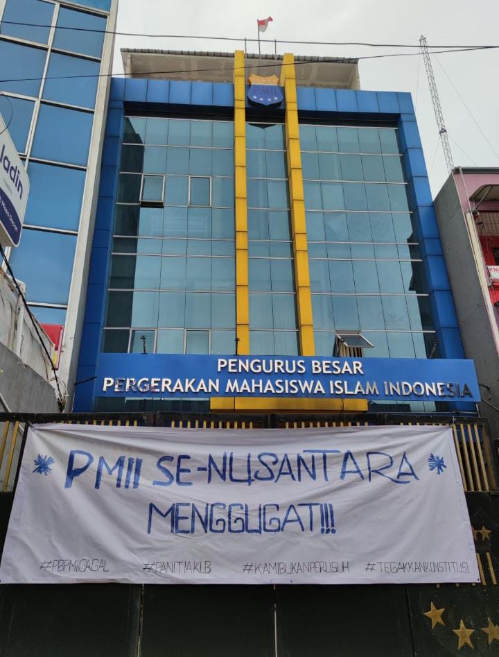 Usai Penyerangan, Barang Kader PMll Se-Nusantara dijarah Di Kantor PB PMII