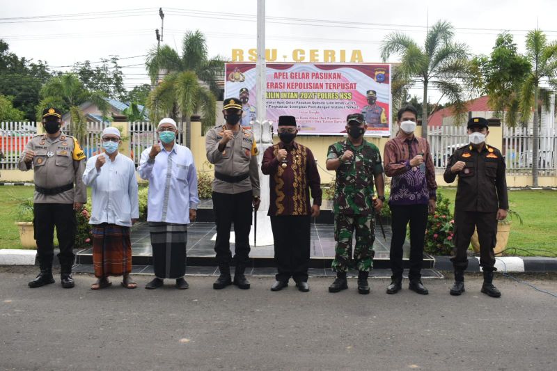 Dandim HSS Hadiri Gelar Pasukan Operasi Lilin Intan 2021 Polres HSS