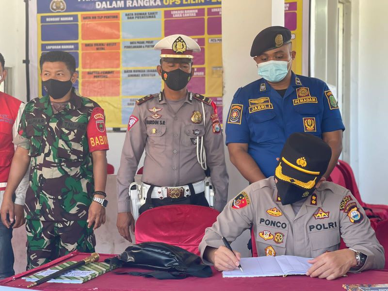 Sidak Pos PAM Ops Lilin 2021, Kapolres Sidrap Sampaikan Pesan Moril Ini