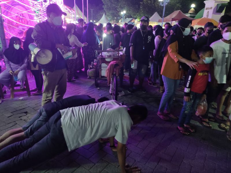 Di Pasar Expo UMKM Kadin Sidrap, Panitia Sediakan 5000 Masker Setiap Malam