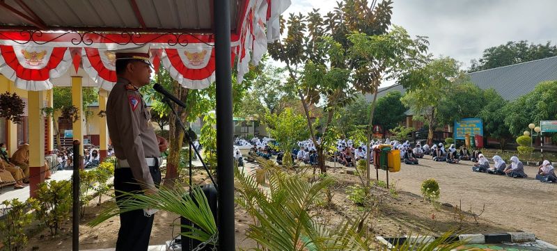 Lewat Program Police Go To School, Kasat Lantas Polres Sidrap Giat Tanamkan Tertib Berlalin pada Pelajar