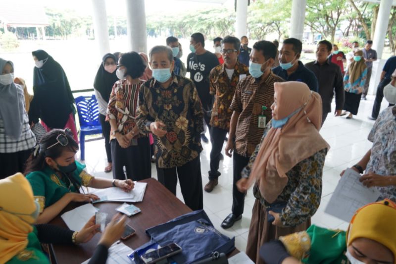 Pastikan Berjalan Baik, Bupati Sidrap Pantau Vaksinasi Booster bagi ASN