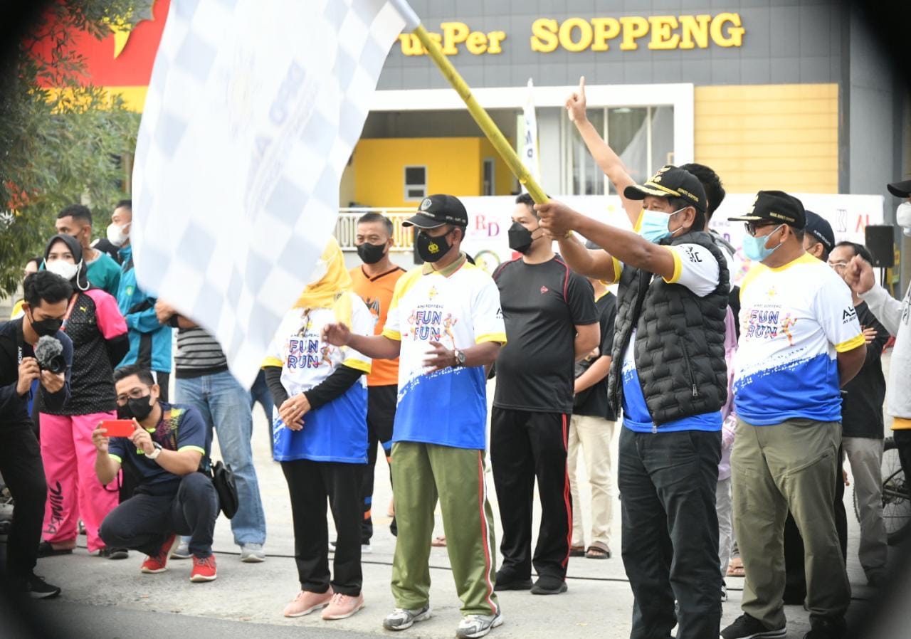 Bupati Soppeng Lepas Peserta Soppeng Fun Run 2022