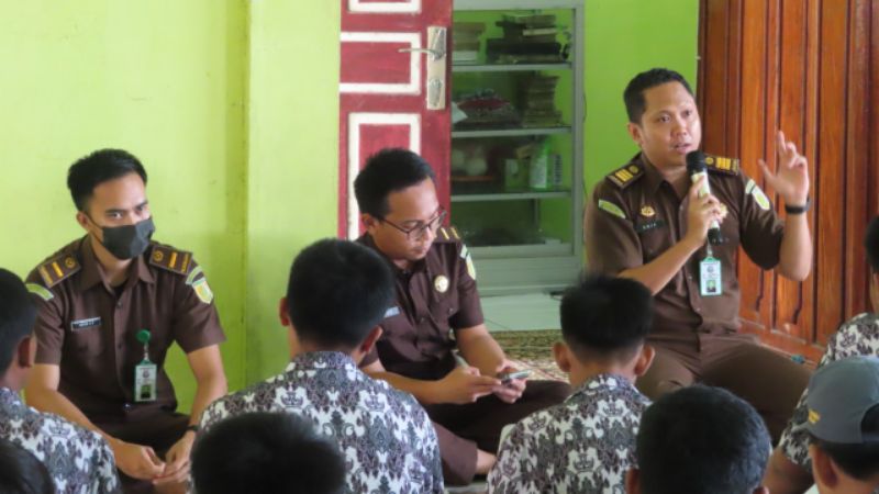 Aplikasikan Program Kejagung RI, Kejari Sidrap Giatkan Program JMS di Sekolah