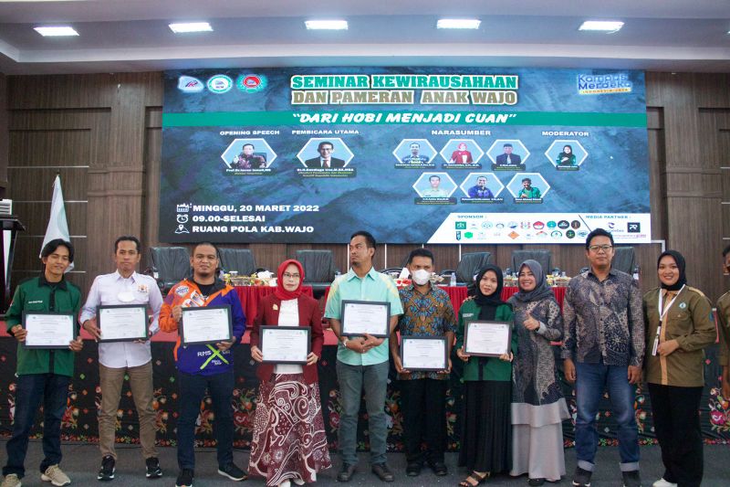 Di Wajo, Owner Tepi Sawah Sidrap Rangsang Mahasiswa Jadi Pengusaha Muda