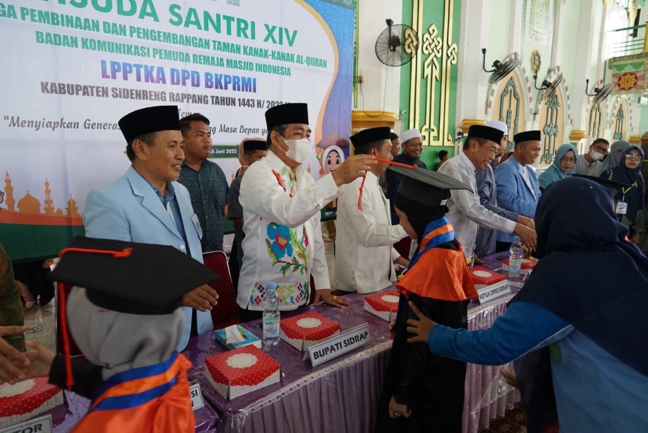 Dihadiri Dollah Mando, LPPTKA-BKPRMI Sidrap Wisuda 785 Santri TK-TPA