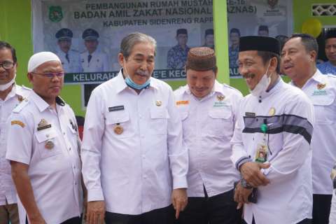 Masjid Nurul Falah Wette’e Terima Bantuan Rumah Baznas  Sidrap