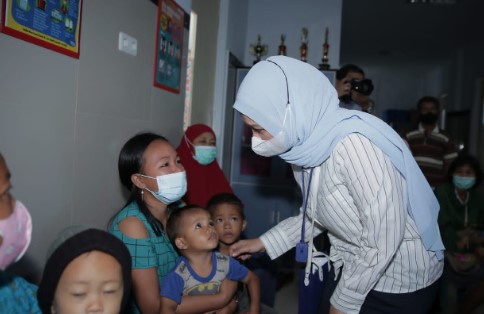 Pantau Langsung Penderita Stunting, Fatmawati Kunjungi 2 Puskesmas