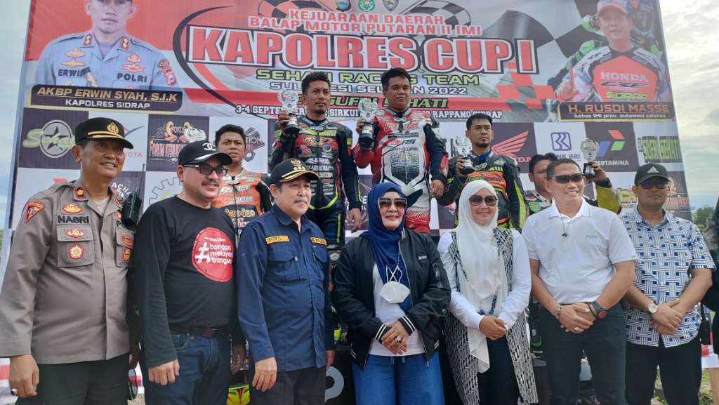 Saksikan Langsung Aksi Pembalap Road Race Kapolres Cup I, Bupati Sidrap Apresiasi Kapolres Bina Olahraga Balap