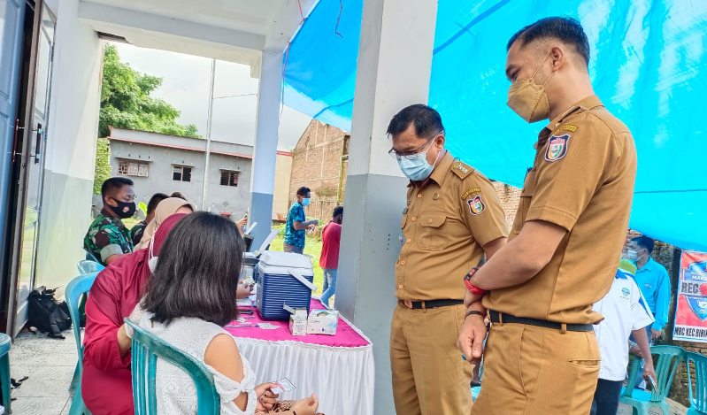 Baru Saja Dilantik, Camat Biringkanaya Benyamin Turupadang Kunjungi Lokasi Vaksinasi