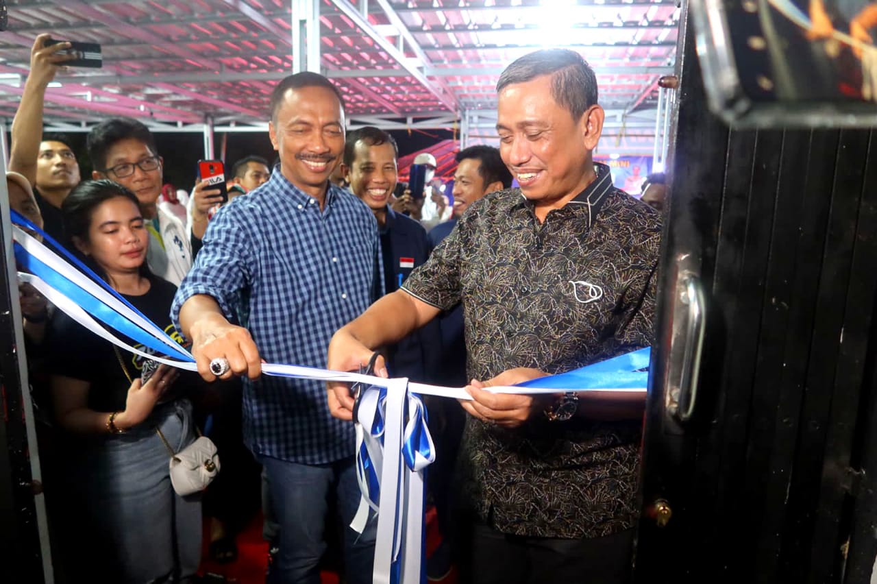 Bupati dan Wakil Bupati Wajo Kompak Datang Resmikan Pasar Rakyat Mini Sengkang