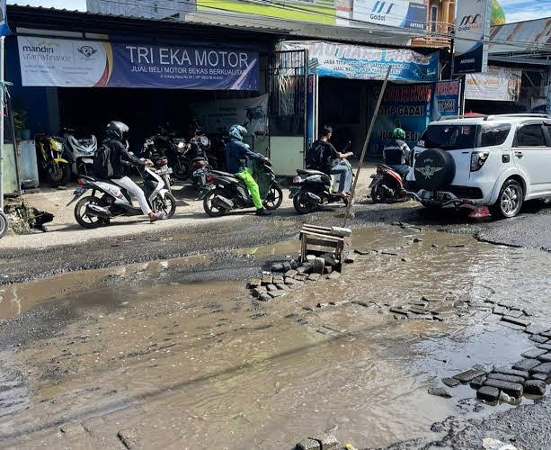 Camat Manggala Bahas Perbaikan Jalan di Antang, Dihadiri Lurah hingga RT RW