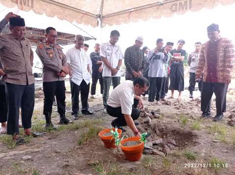 Wabup Sidrap Letakkan Batu Pertama Pembangunan Masjid Ponpes Yatim dan Duafa Ashabul Jannah