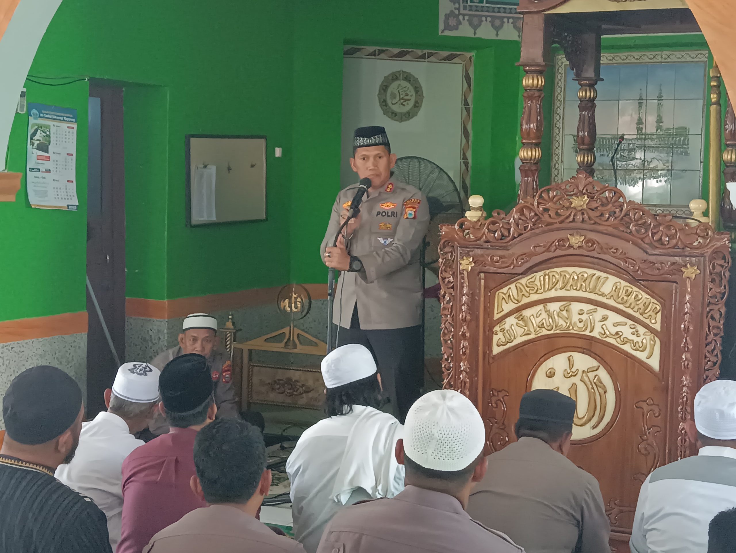 Kapolres Sidrap Laksanakan Safari Jumat di Masjid Darul Abrar Teteaji