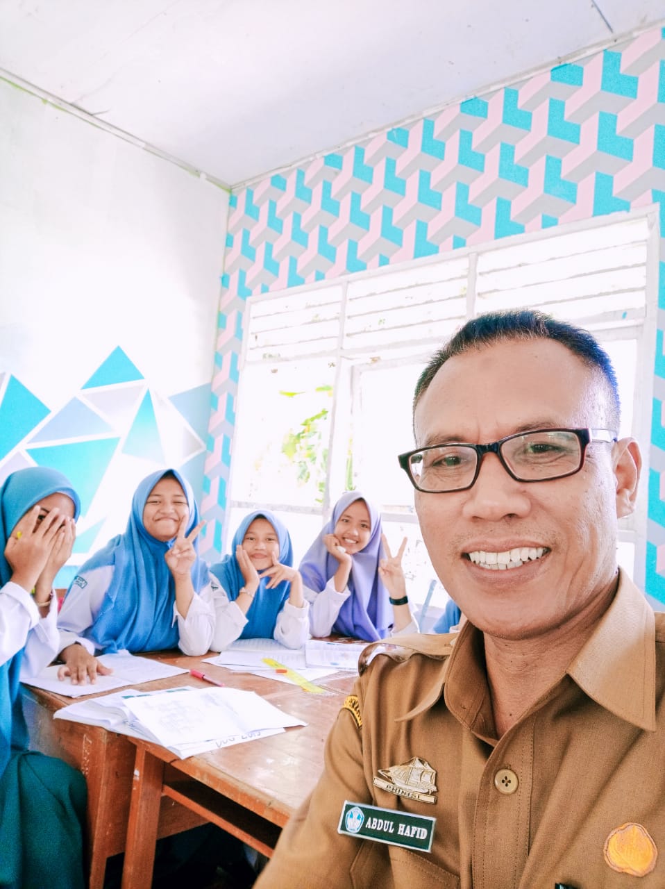 SOROT TANGGURU : ABDUL HAFID, S.Pd, M.Pd