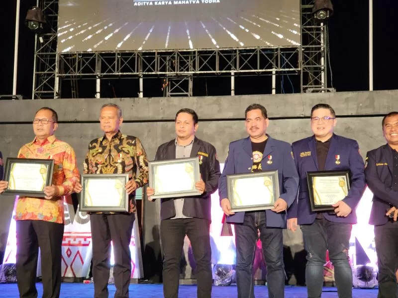 Terimah Penghargaan Nasional, H.Dollah Mando Ikon Pelopor Kepemudaan di Sidrap