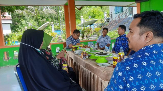 Pemdes Nepo Sambut Kementerian Desa PDTT di Aula Kantor Desa Nepo