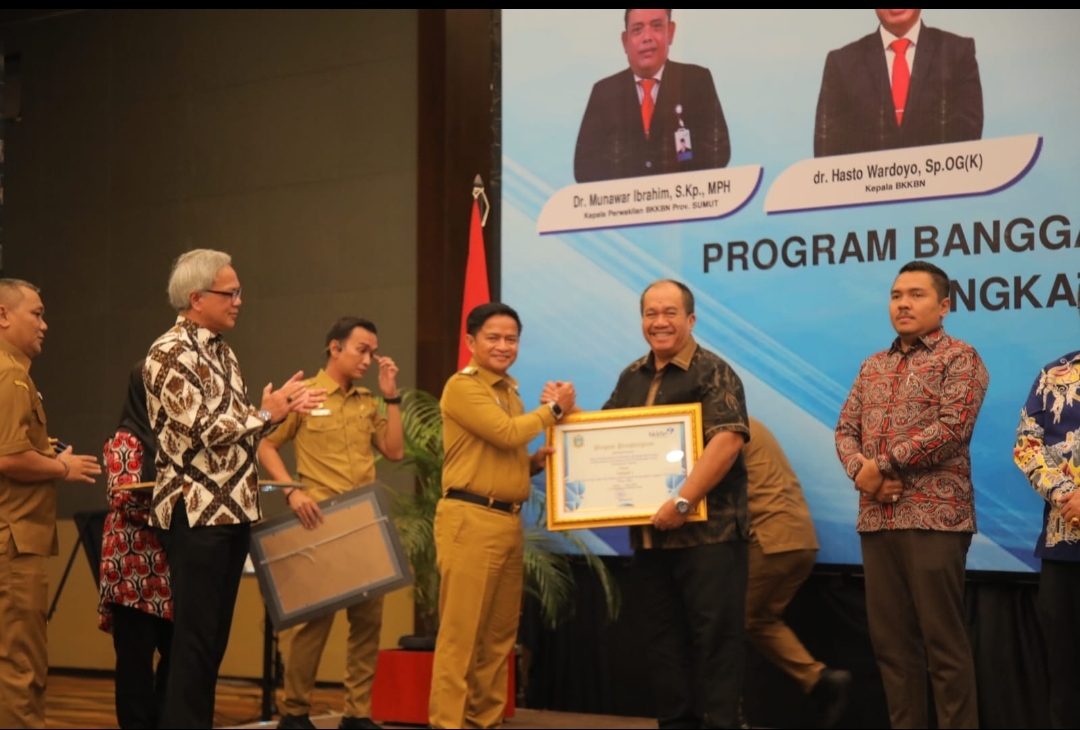 Wabup Asahan Terima Penghargaan Pelaksanaan DAK terbaik I Sub Bidang Penyerapan Anggaran tertinggi tahun 2023