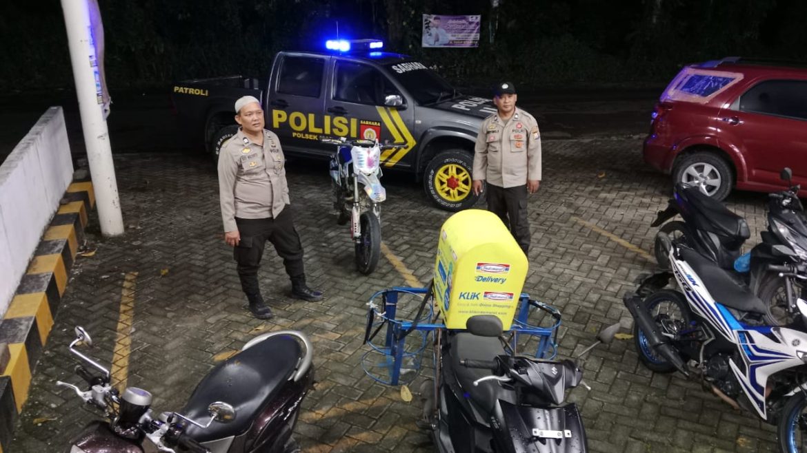 Ciptakan Wilayah Kondusifitas, Personil Polsek Maiwa Tingkatkan Patroli Malam