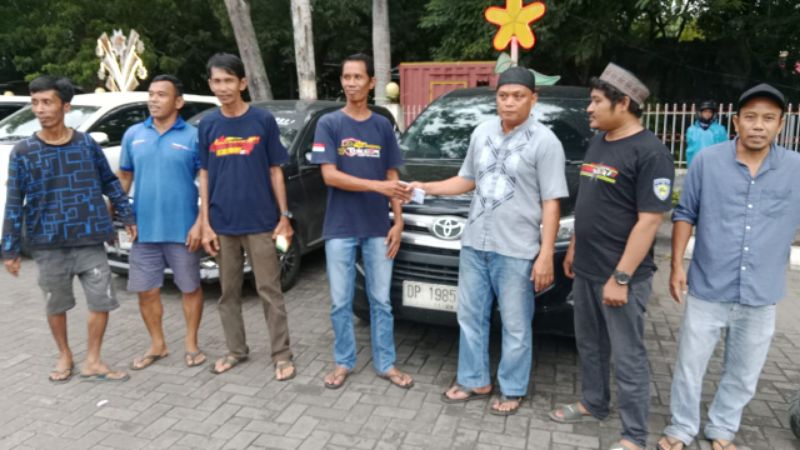 Tradisi Tahunan The CAR Community Bagi Takjil hingga Santuni Anggota Member Terkena Musibah