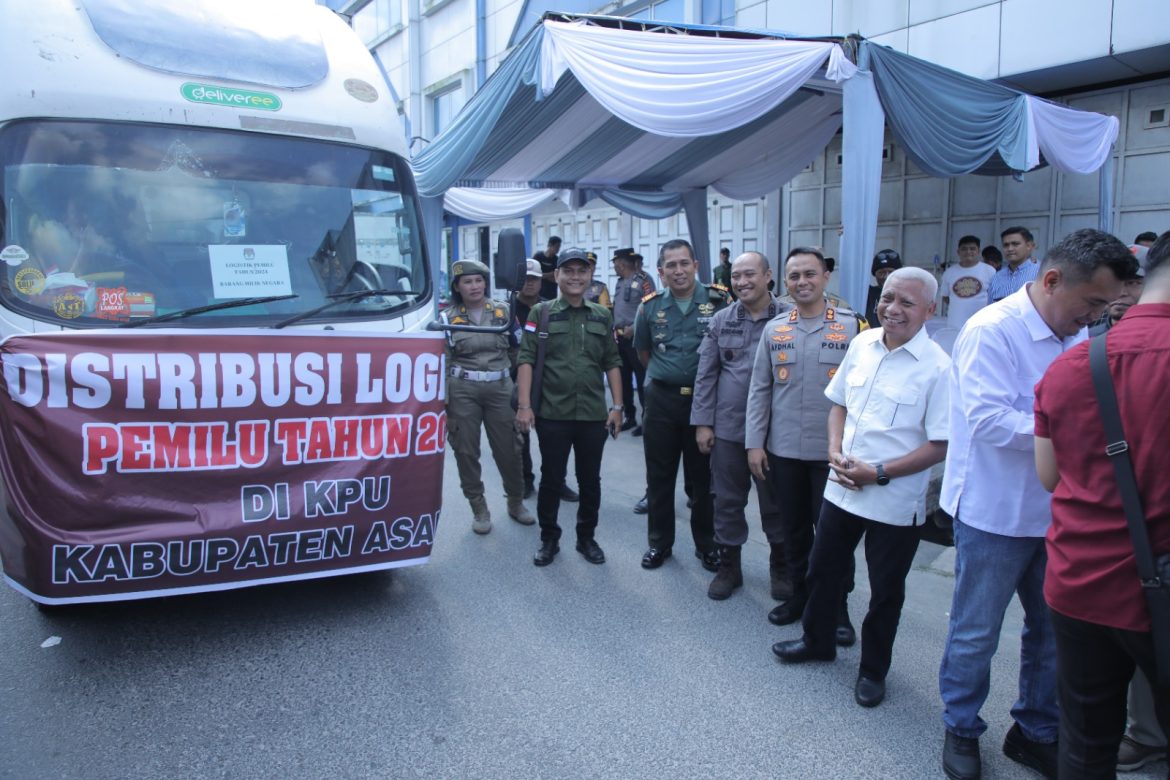 Bupati Asahan Lepas Distribusi Logistik Pemilu Tahun 2024